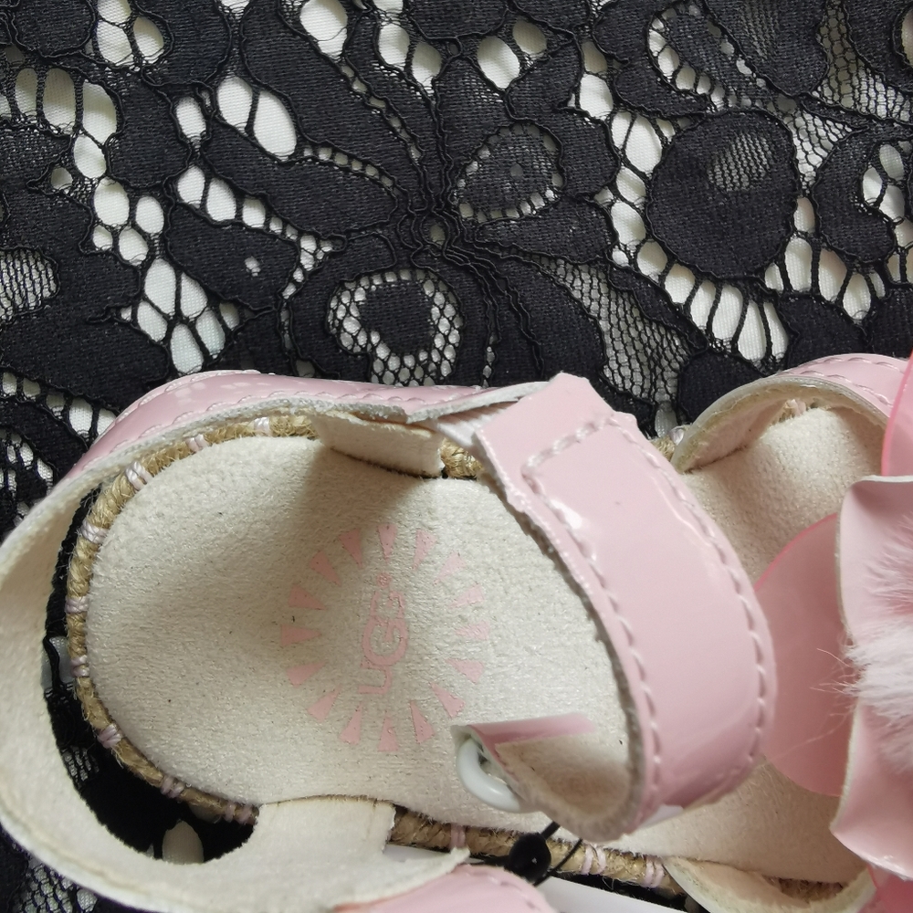 2/ 60 UGG Toddler Soothing Flower Sandals - Picture 7 of 11